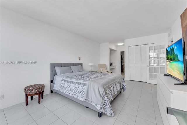 2500 PARKVIEW DR 1418, Hallandale Beach, FL 33009