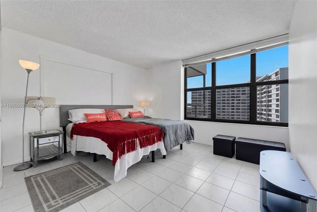 2500 PARKVIEW DR 1418, Hallandale Beach, FL 33009