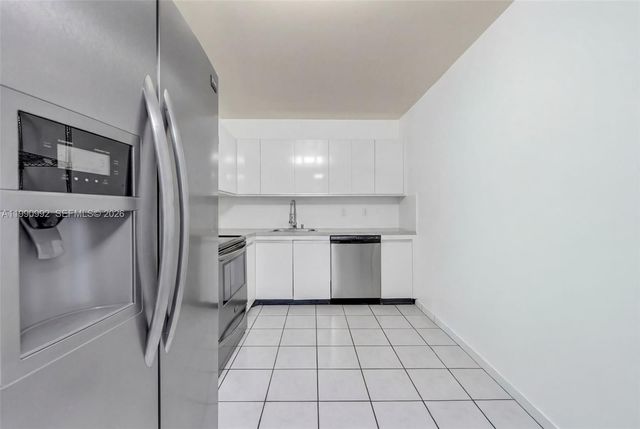 2500 PARKVIEW DR 1418, Hallandale Beach, FL 33009