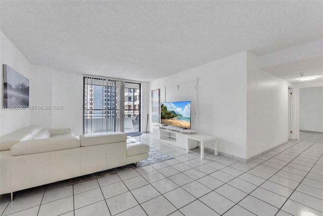 2500 PARKVIEW DR 1418, Hallandale Beach, FL 33009