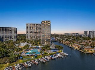 2500 PARKVIEW DR 1418, Hallandale Beach, FL 33009