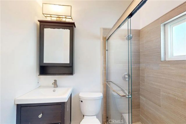 20703 Collins Street, Woodland Hills, CA 91367