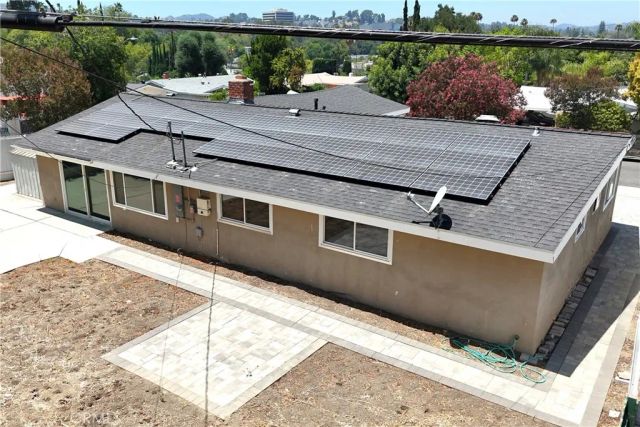 20703 Collins Street, Woodland Hills, CA 91367