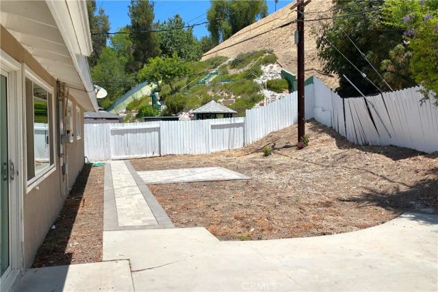20703 Collins Street, Woodland Hills, CA 91367