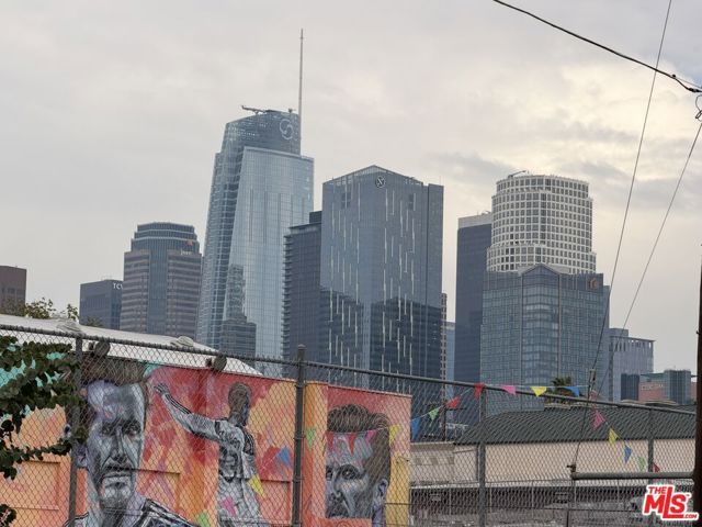 1137 S Union Avenue, Los Angeles, CA 90015