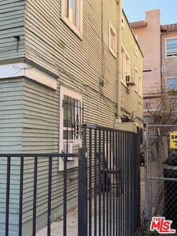 1137 S Union Avenue, Los Angeles, CA 90015