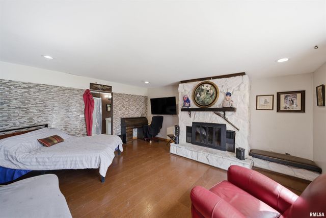 612 E WILSON Avenue, Peoria, IL 61603