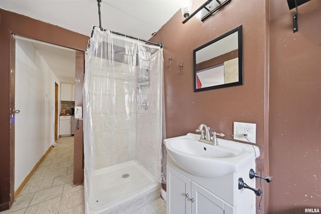 612 E WILSON Avenue, Peoria, IL 61603