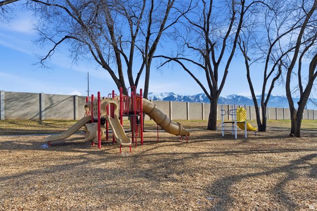 1615 N ANGEL ST #E, Layton, UT 84041
