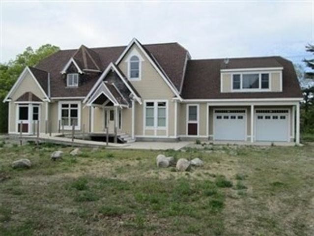 28 Nathan Ellis Highway, Falmouth, MA 02556
