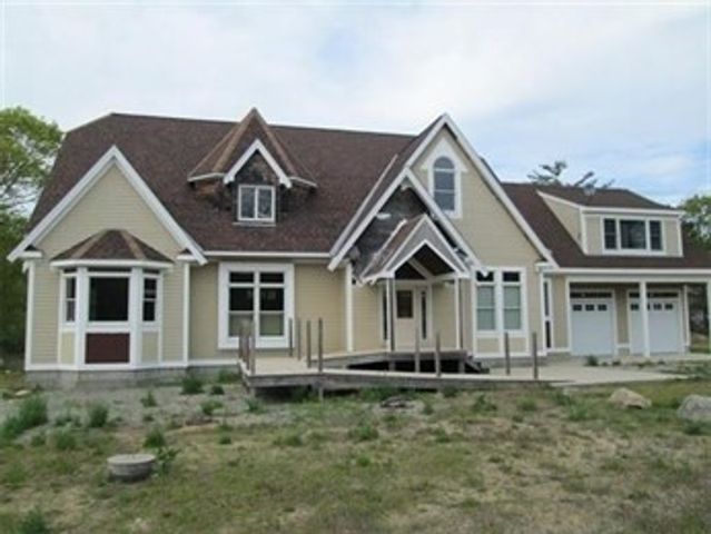 28 Nathan Ellis Highway, Falmouth, MA 02556