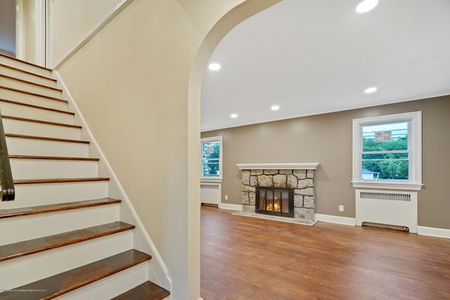 407 Redmond Avenue, Oakhurst, NJ 07755