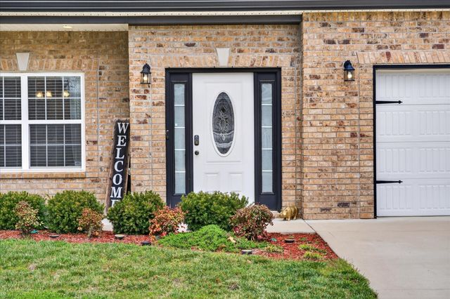 1493 English Oak Dr, Clarksville, TN 37043