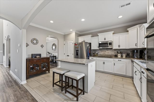 1493 English Oak Dr, Clarksville, TN 37043