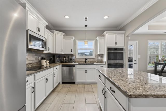 1493 English Oak Dr, Clarksville, TN 37043