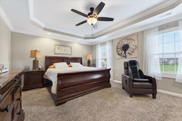 1493 English Oak Dr, Clarksville, TN 37043