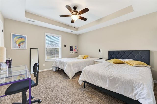 1493 English Oak Dr, Clarksville, TN 37043