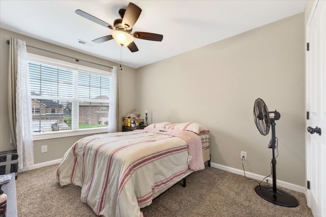 1493 English Oak Dr, Clarksville, TN 37043