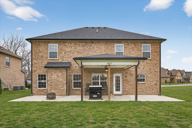 1493 English Oak Dr, Clarksville, TN 37043