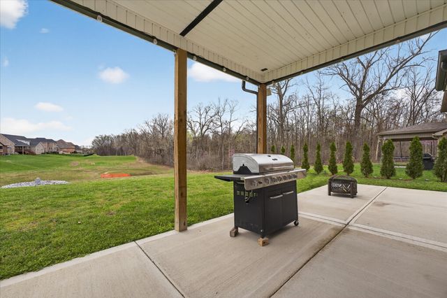 1493 English Oak Dr, Clarksville, TN 37043