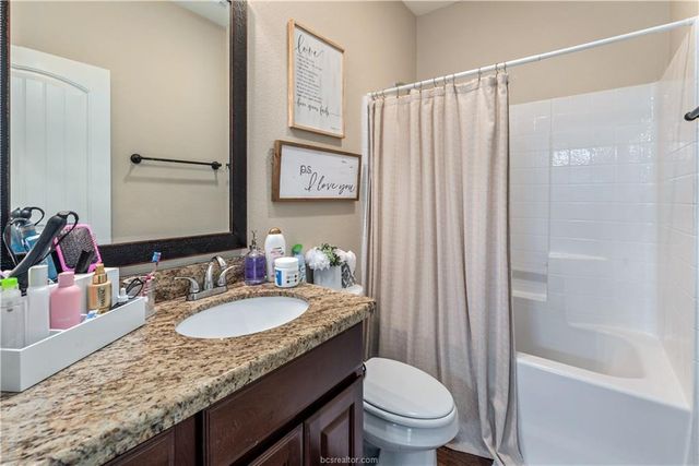 411 Ash Street, College Station, TX 77840