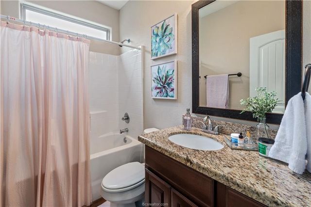 411 Ash Street, College Station, TX 77840