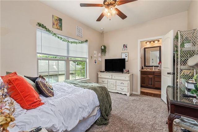 411 Ash Street, College Station, TX 77840