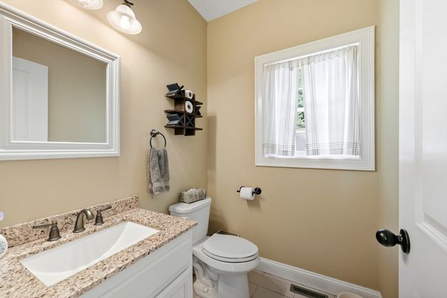 34 Bissonnette Cir, Southampton, MA 01073