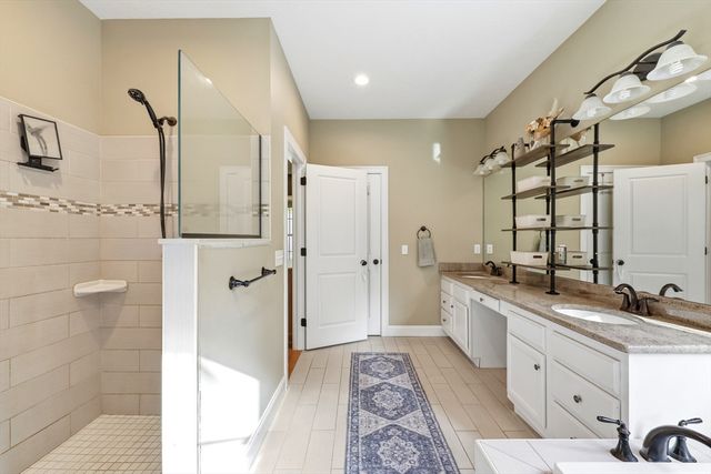 34 Bissonnette Cir, Southampton, MA 01073