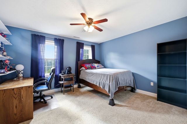 34 Bissonnette Cir, Southampton, MA 01073