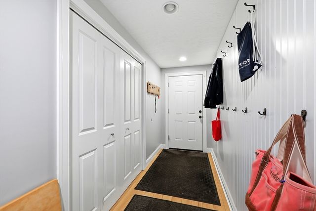 34 Bissonnette Cir, Southampton, MA 01073