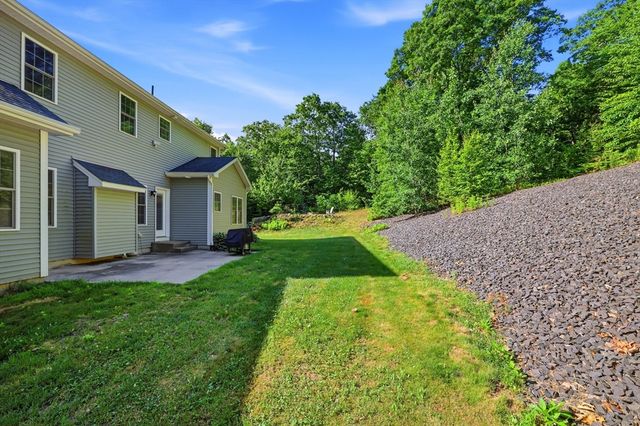34 Bissonnette Cir, Southampton, MA 01073