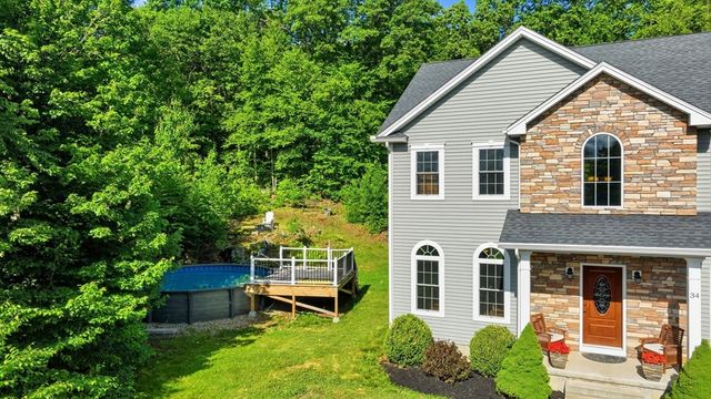 34 Bissonnette Cir, Southampton, MA 01073