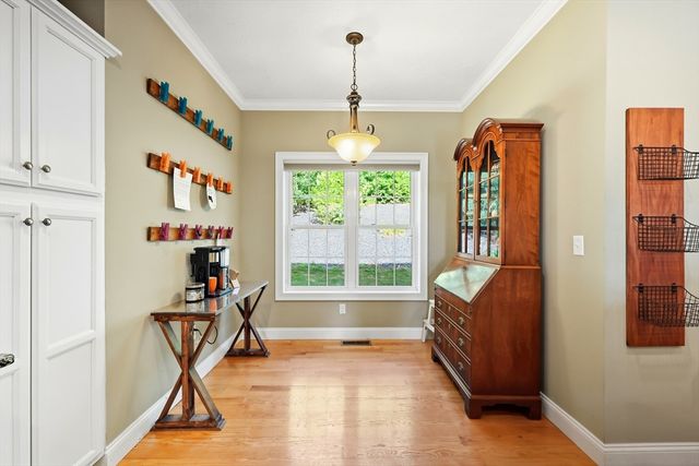 34 Bissonnette Cir, Southampton, MA 01073