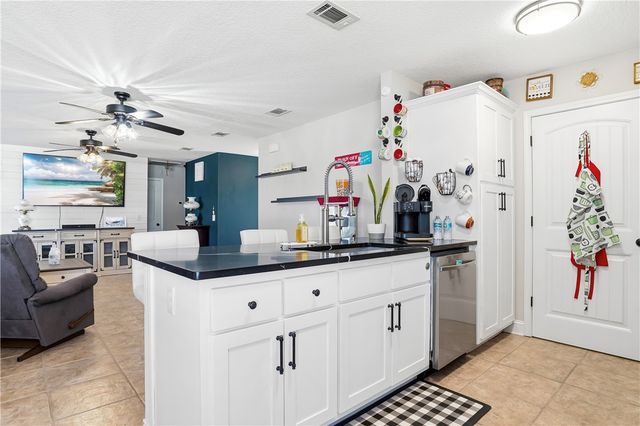 235 Victorian Lake Drive, Brunswick, GA 31525