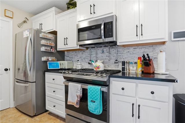 235 Victorian Lake Drive, Brunswick, GA 31525