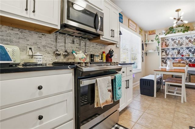 235 Victorian Lake Drive, Brunswick, GA 31525