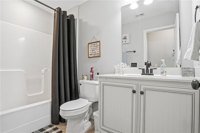 235 Victorian Lake Drive, Brunswick, GA 31525