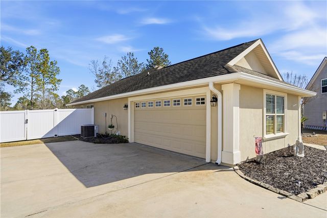 235 Victorian Lake Drive, Brunswick, GA 31525