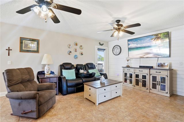 235 Victorian Lake Drive, Brunswick, GA 31525