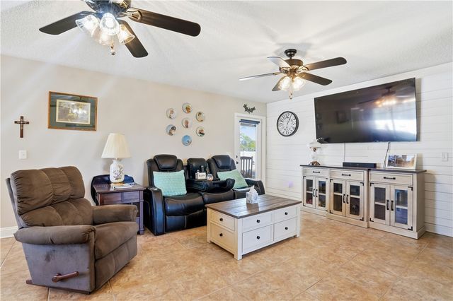 235 Victorian Lake Drive, Brunswick, GA 31525