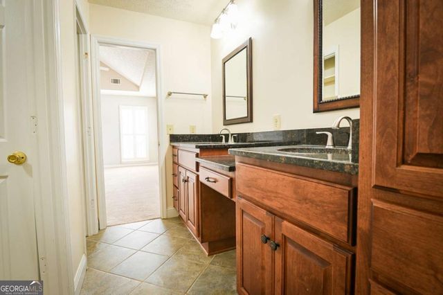 1010 Charles Court, Statham, GA 30666