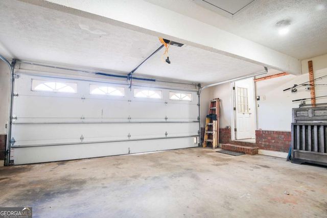 1010 Charles Court, Statham, GA 30666