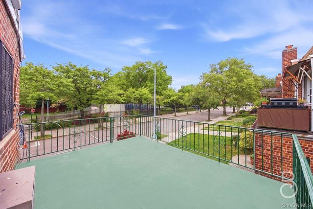 63-01 Borden Avenue, Maspeth, NY 11378