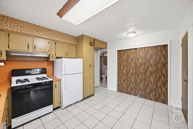 63-01 Borden Avenue, Maspeth, NY 11378