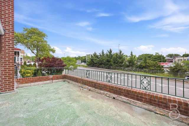 63-01 Borden Avenue, Maspeth, NY 11378