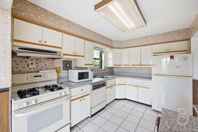 63-01 Borden Avenue, Maspeth, NY 11378
