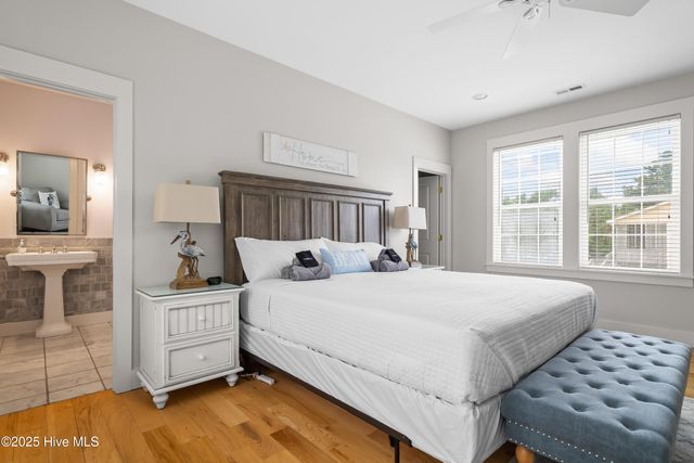 320 Governor Safford Lane, Emerald Isle, NC 28594