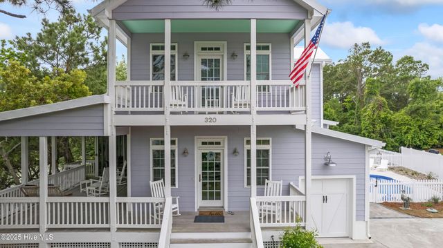 320 Governor Safford Lane, Emerald Isle, NC 28594