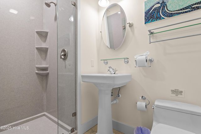 320 Governor Safford Lane, Emerald Isle, NC 28594